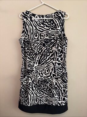 Dress barn Black/White Dress Sz16